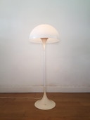 Lampada da terra Panthella di Verner Panton per Louis Poulsen