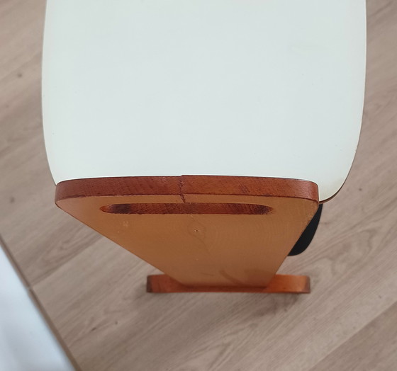 Image 1 of Table d'appoint des années 50 avec deux étagères