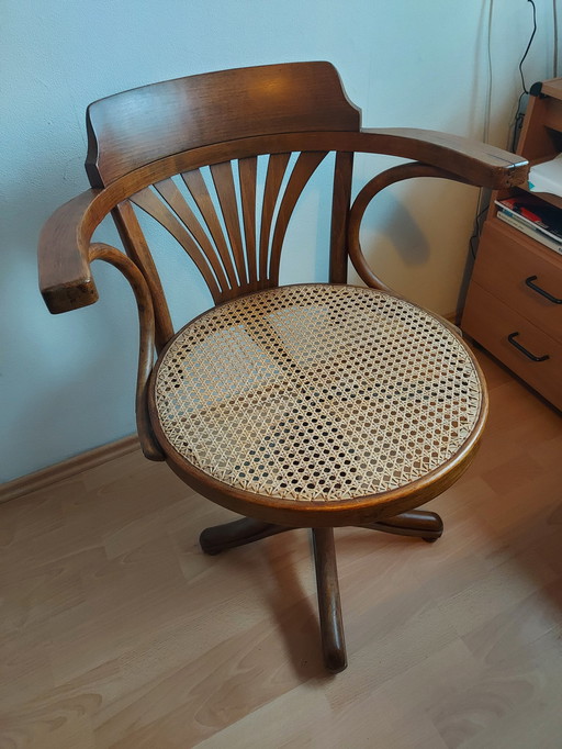 Chaise de capitaine Thonet avec base pivotante