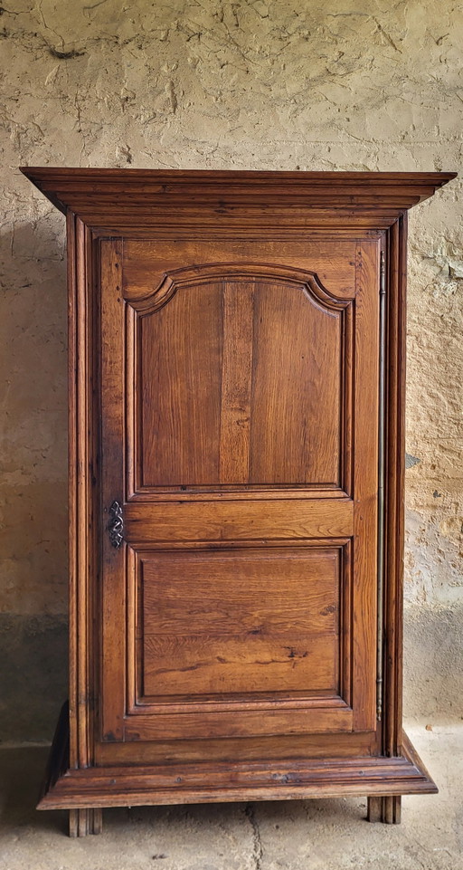 Armoire / Bonnetière Louis Xiii En Chêne / Xviiième