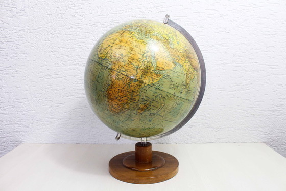 Image 1 of Vintage Erdglobus world map