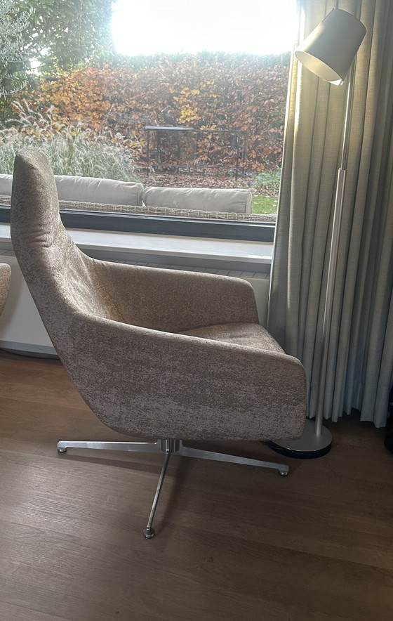 Image 1 of 2x Montis Enzo Armchairs With Swivel Foot