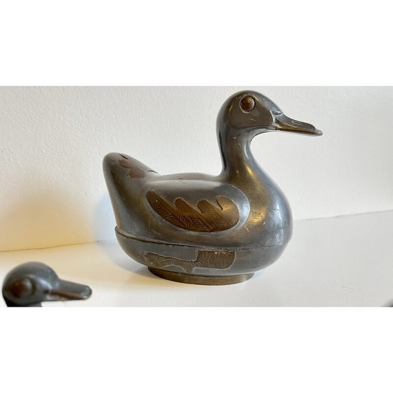 Image 1 of Set di 4 scatole vintage in latta e ottone per anatre, Hong Kong