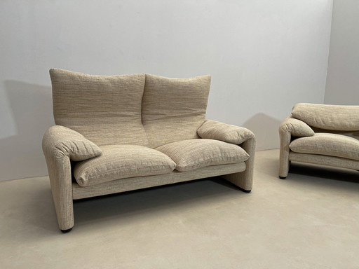 Maralunga 2-seater sofa by Vico Magistretti for Cassina