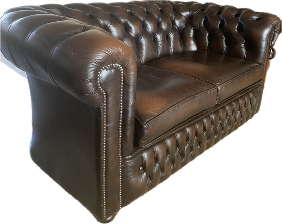 Image 1 of Chesterfield Sofa 2- And 3-Seater Sofa And York Chair