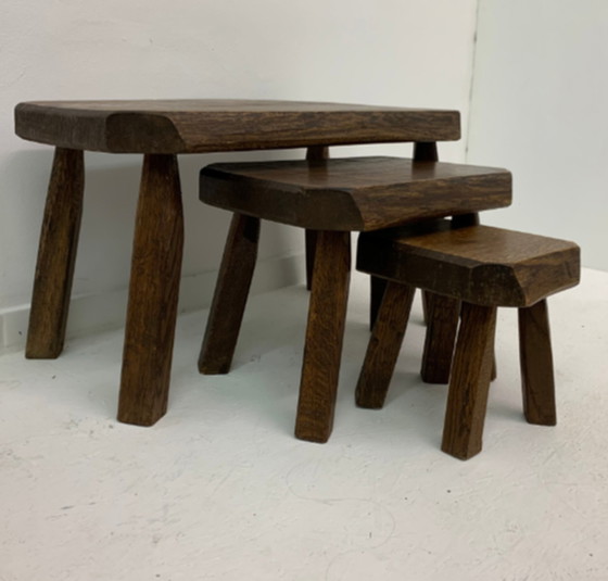 Ensemble de 3 tables gigognes brutalistes en bois de chêne, années 1970 – Tables basses, Wood, Vintage (photo 2 of 10)