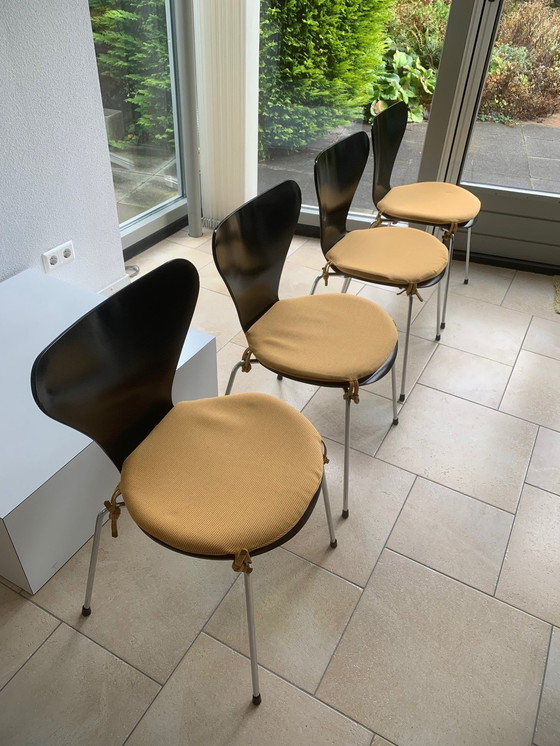 Image 1 of Set Of 4 Butterfly Chairs By Arne Jacobsen For Fritz Hansen