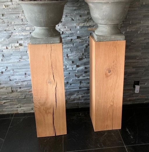 2x Wooden Column Solid Incl French Vases