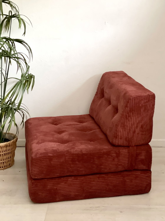 Image 1 of Poltrona letto vintage in tessuto a coste