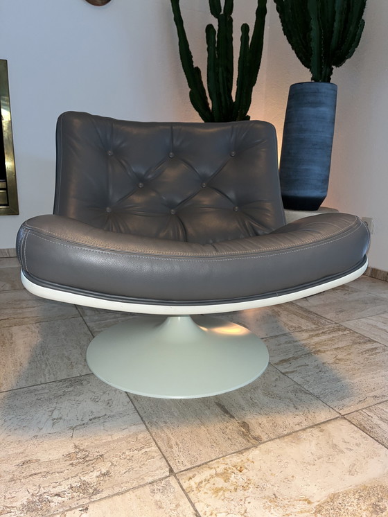 Image 1 of Artifort F976 Swivel Armchair