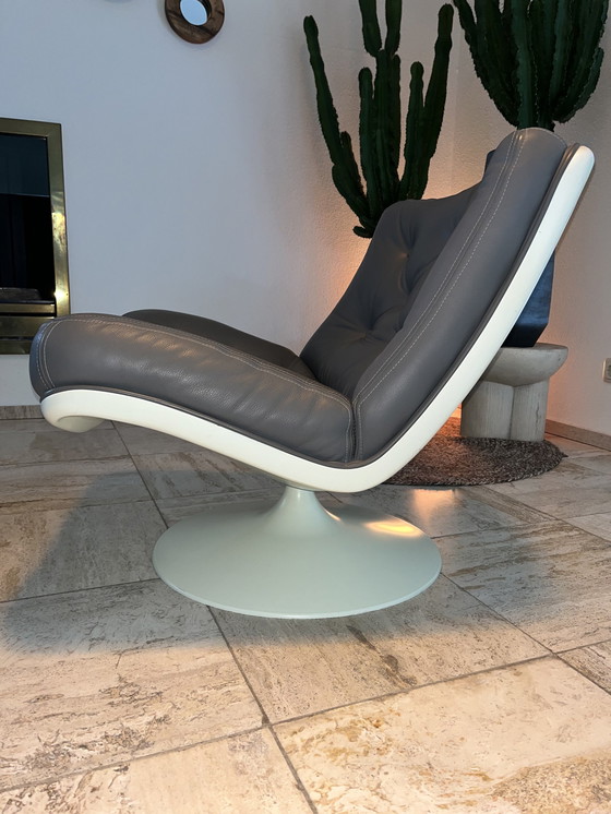 Image 1 of Artifort F976 Swivel Armchair