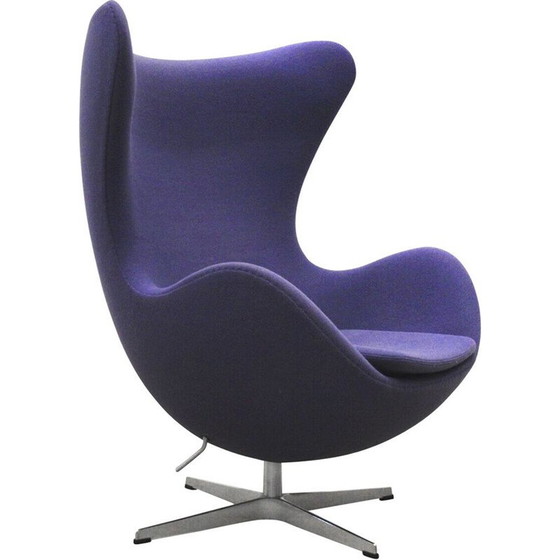 Image 1 of Vintage purple "Egg chair" armchair by Arne Jacobsen for Fritz Hansen
