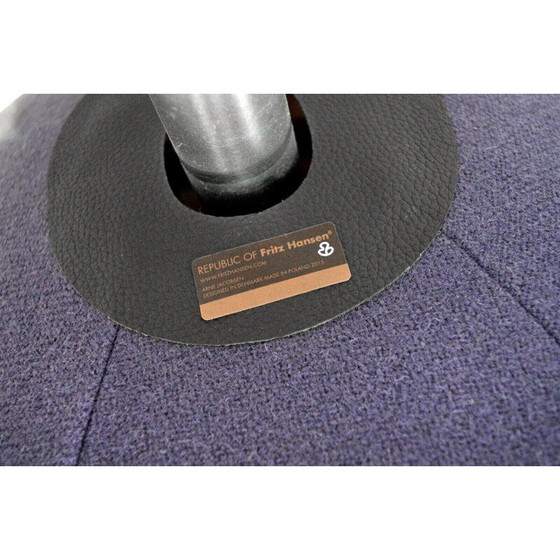 Image 1 of Vintage purple "Egg chair" armchair by Arne Jacobsen for Fritz Hansen