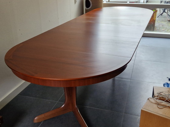 Image 1 of Alma Extendable dining table teak