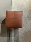 Pouf in pelle Eyye Kub modello da esposizione