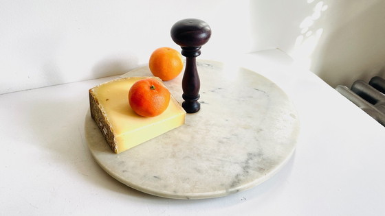 Image 1 of Tagliere per formaggi in marmo e legno d'epoca