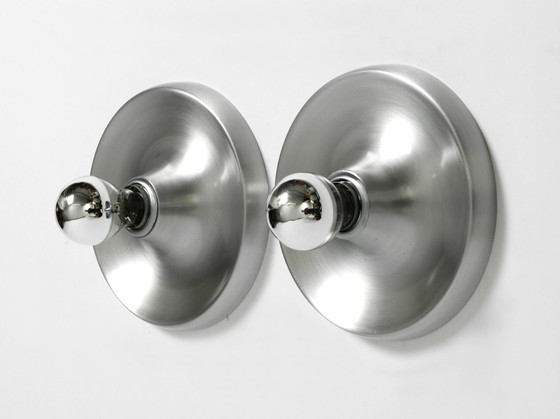 Image 1 of Due lampade da soffitto o da parete in alluminio rotonde in stile pop art spaziale degli anni '60