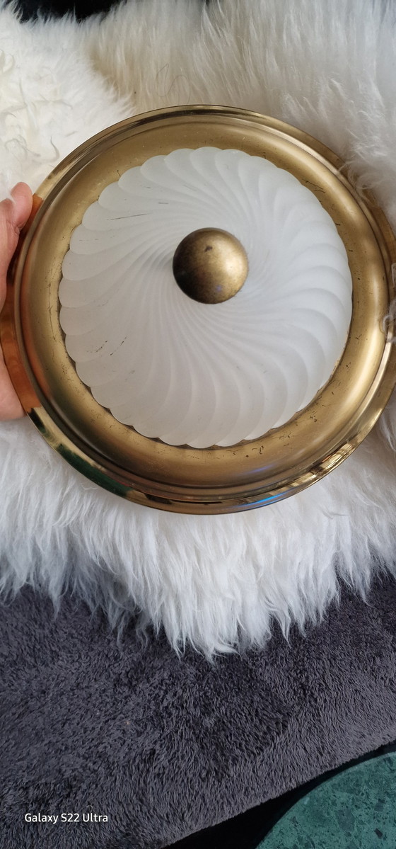 Image 1 of Plafonnier vintage rond jaune doré lampe murale en verre