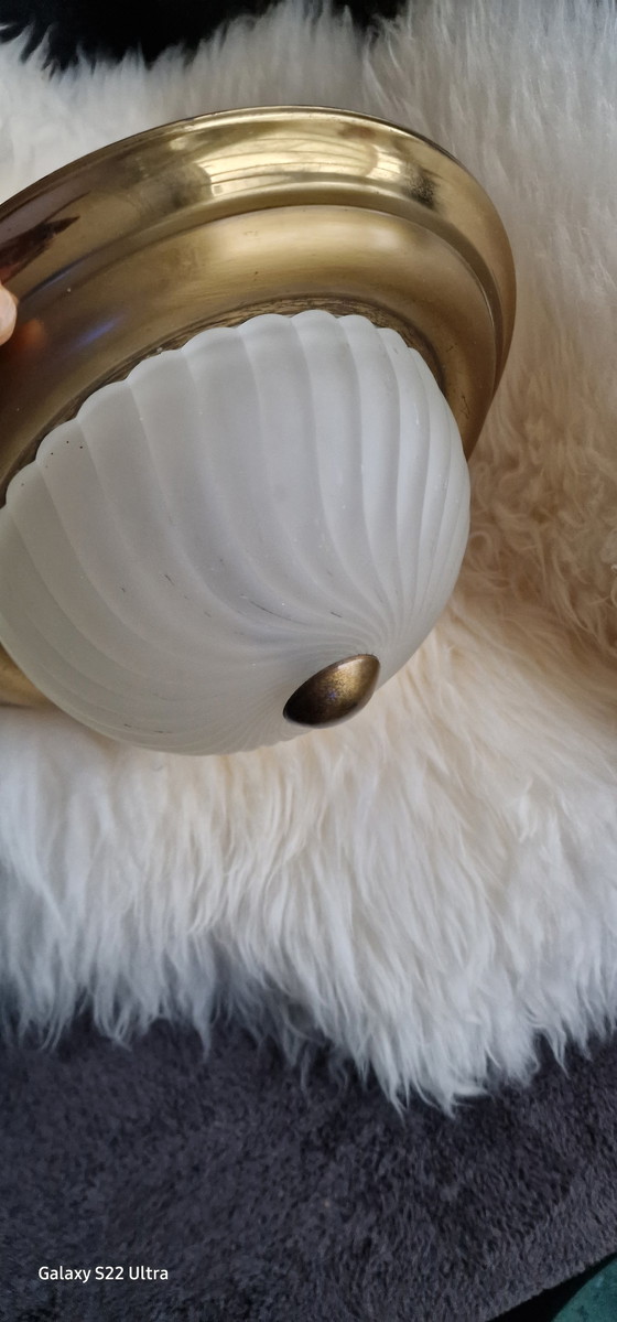 Image 1 of Plafonnier vintage rond jaune doré lampe murale en verre