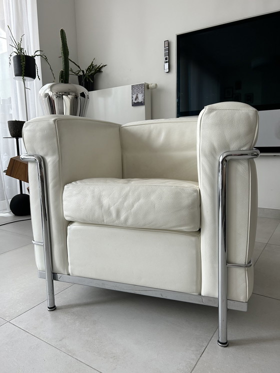 Image 1 of Cassina Corbusier LC2 white