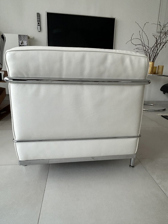 Image 1 of Cassina Corbusier LC2 white