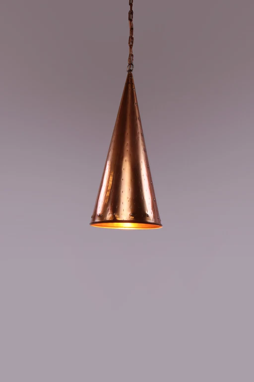 Lampe suspendue danoise en cuivre martelé à la main E.S Horn Aalestrup, années 1950