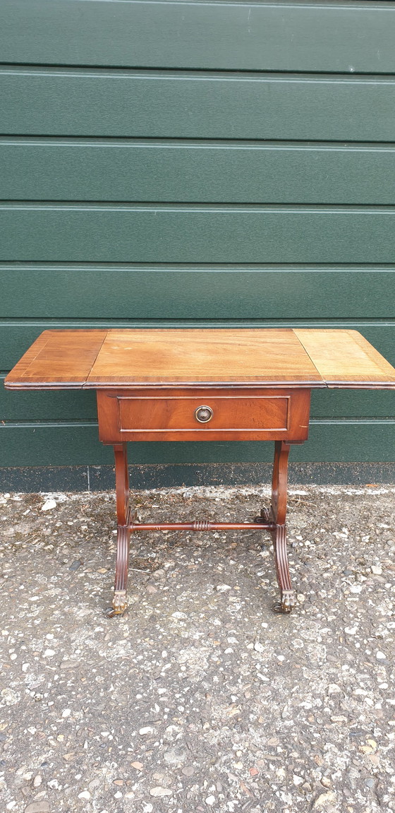 Image 1 of Table d'appoint vintage