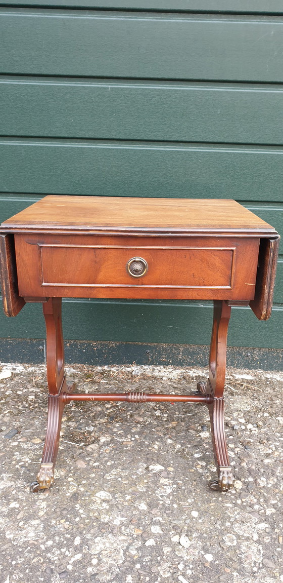 Image 1 of Table d'appoint vintage