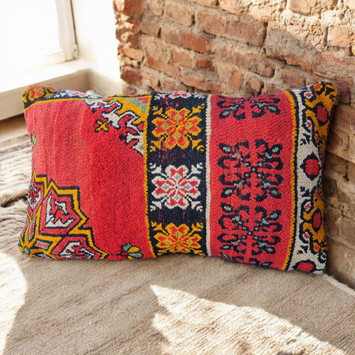 Vintage berber cushion handmade in Morocco