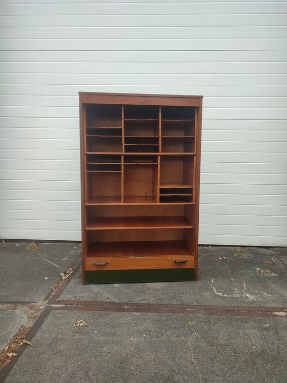 Image 1 of Armoire à portes roulantes, classeur, armoire de notaire - 1950s