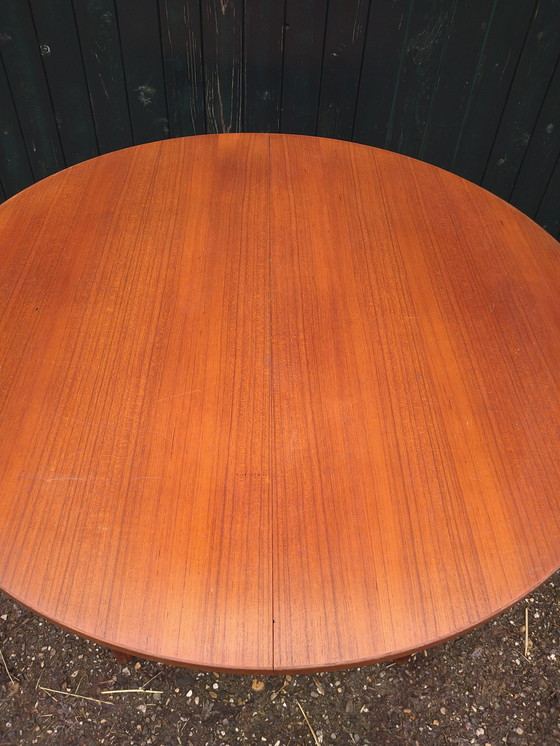Image 1 of Vintage extendable table