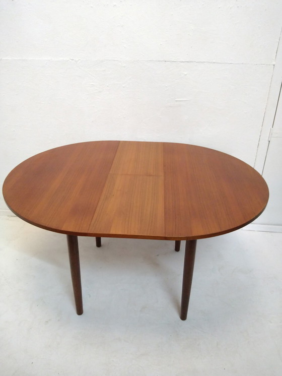Image 1 of Vintage extendable table