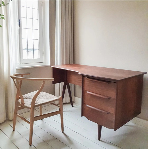 Image 1 of Bureau vintage