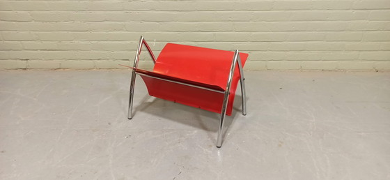 Image 1 of Krantenbak vintage postmoderno