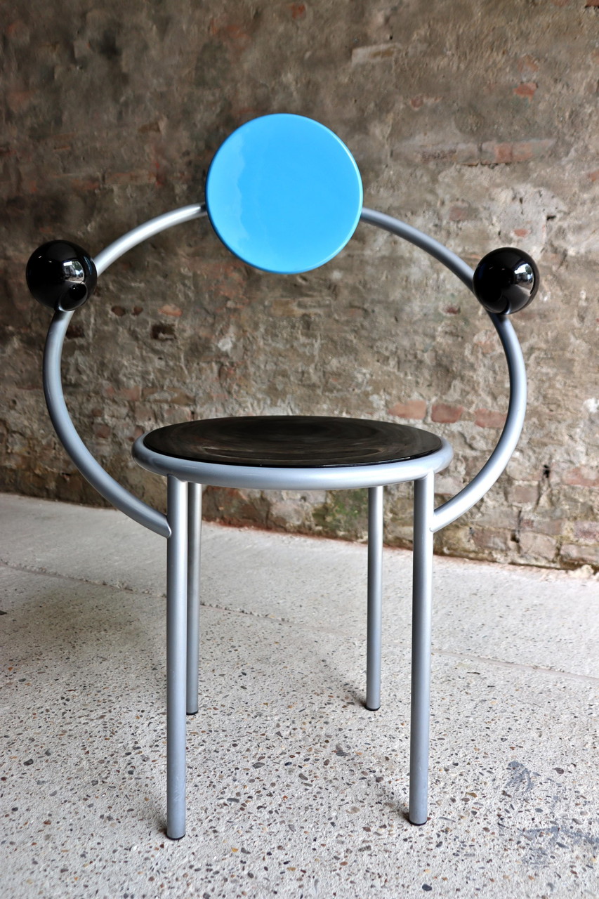 4x Memphis Milano First Chair by Michele de Lucchi | €4,500 | Whoppah