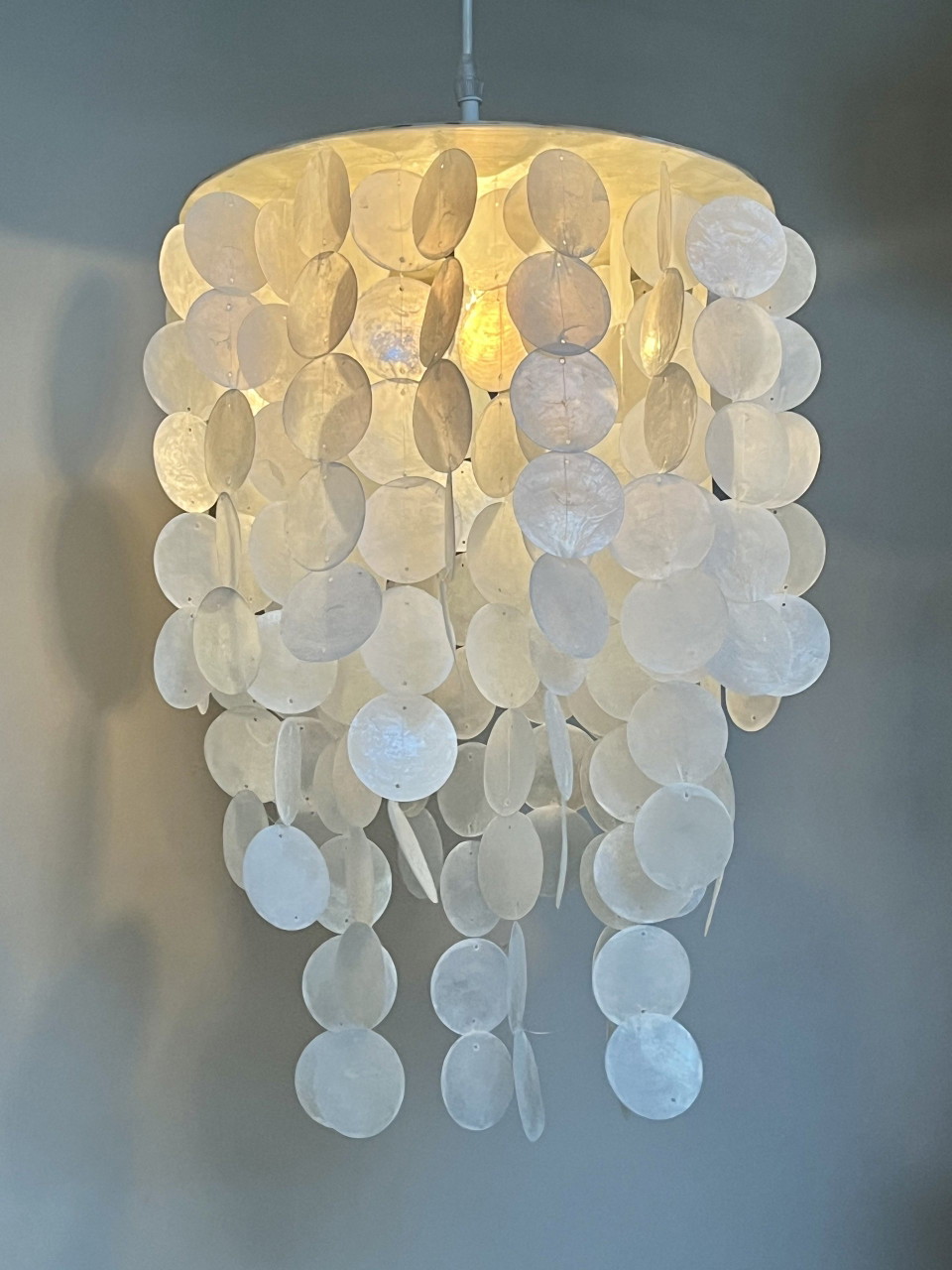 Lámpara colgante Capiz Shell de nácar opalina