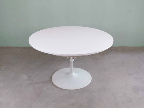 Image 1 of Vintage Tulip Table de salle à manger MidCentury