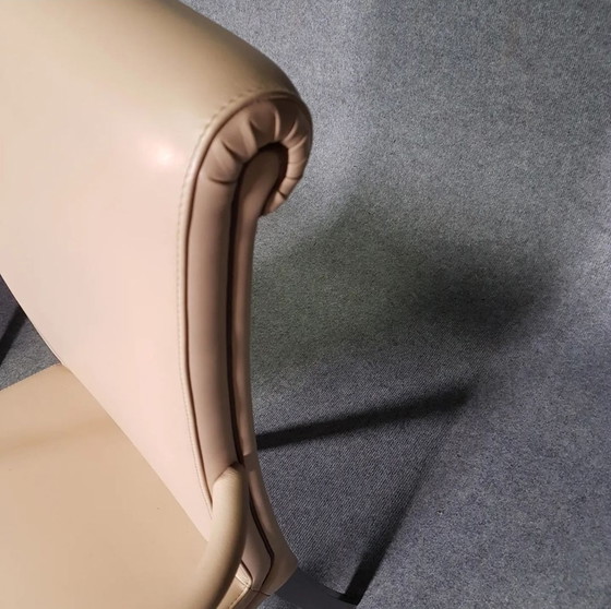 Image 1 of 2 2 x Poltrona Frau Vittoria dining chair