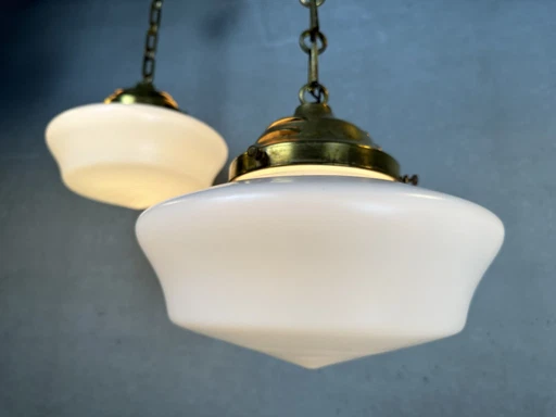 2x lampes suspendues art déco (opaline)