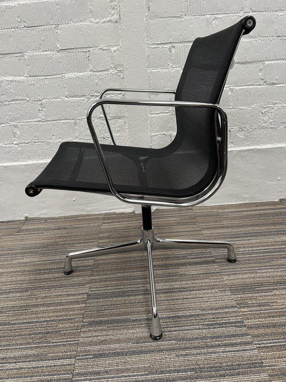 Image 1 of 1X Ea108 Netwave Charles Ray Eames Chair