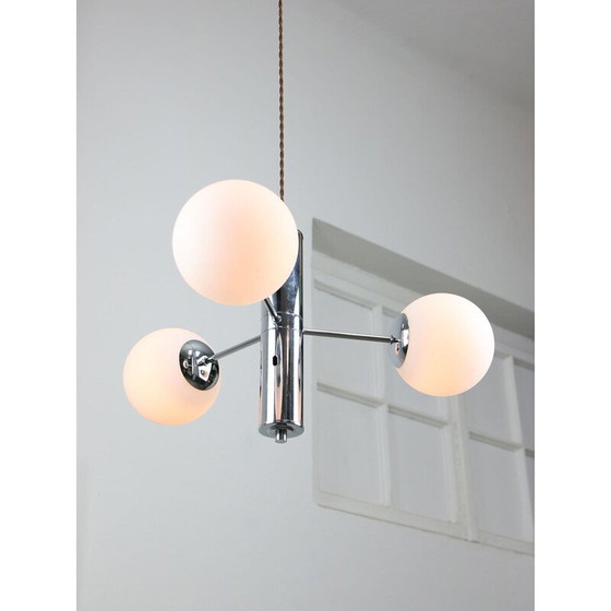 Image 1 of Vintage Sputnik chandelier in chrome and opaline, Italy 1970