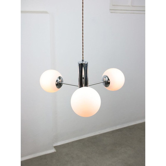 Image 1 of Vintage Sputnik chandelier in chrome and opaline, Italy 1970