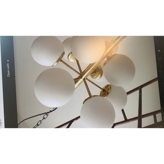 Image 1 of Lampadario vintage italiano in ottone e vetro opalino, anni '60