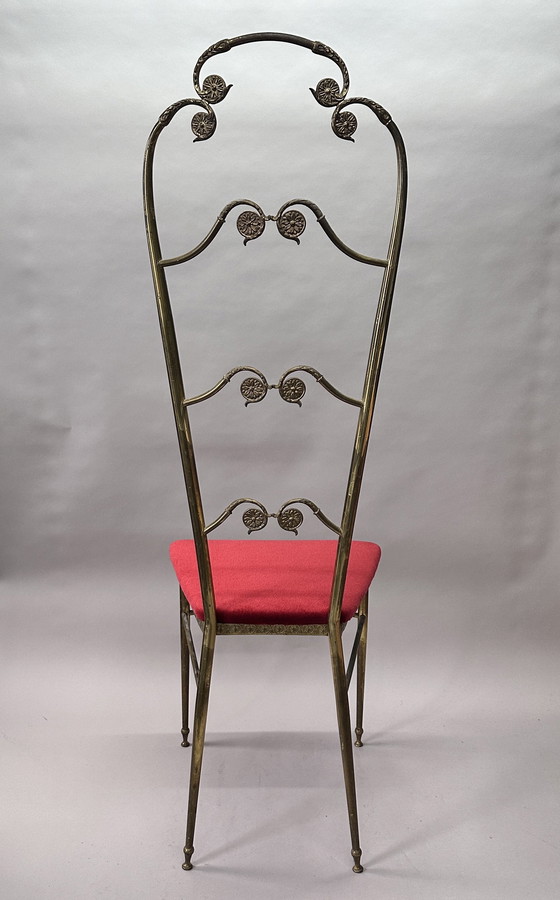 Image 1 of Chaise Chiavari avec dossier haut en laiton