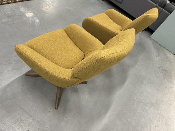 Image 1 of 2 Leolux Lloyd Swivel Armchairs Yellow Fabric