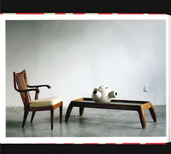 Image 1 of Greta Magnusson Grossman: un'auto e dei pantaloncini