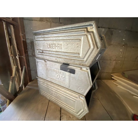 Image 1 of Set di 3 vassoi impilabili vintage in acciaio zincato, 1950