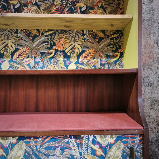 Image 1 of Credenza vintage, gambe asimmetriche