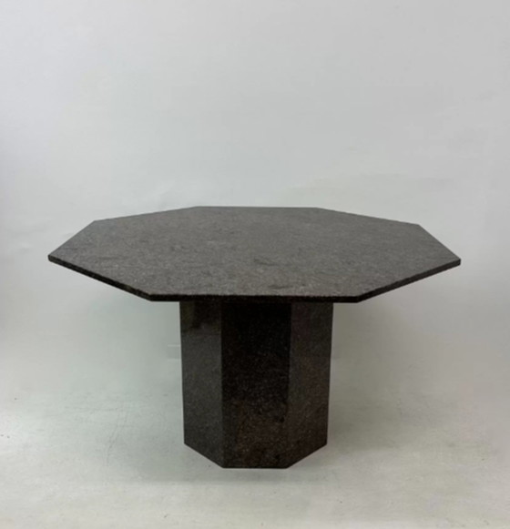 Image 1 of Table de salle à manger hexagonale en granit, Mid Century, années 1980