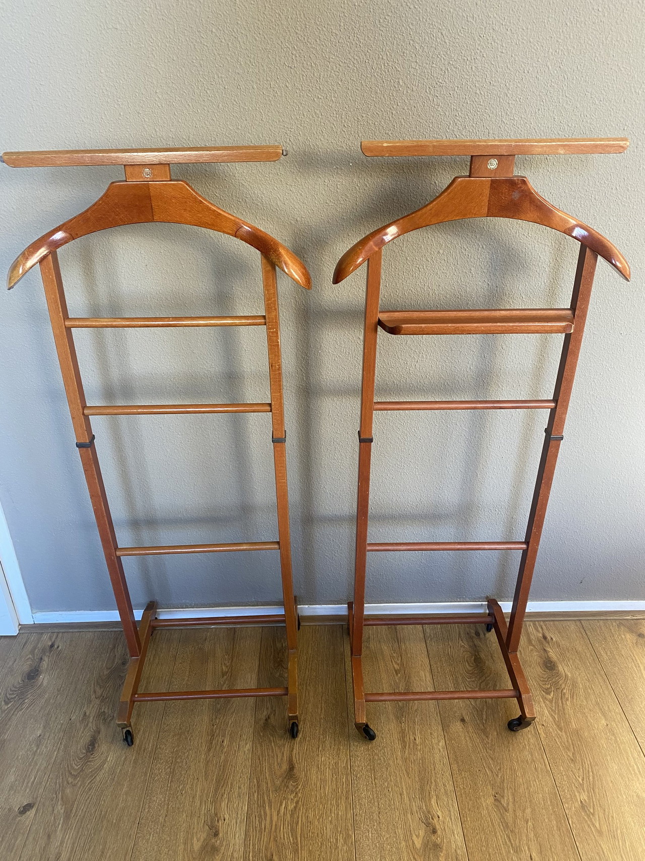 2x Fratelli Reguitti vestidor Ico Parisi Italia diseño
